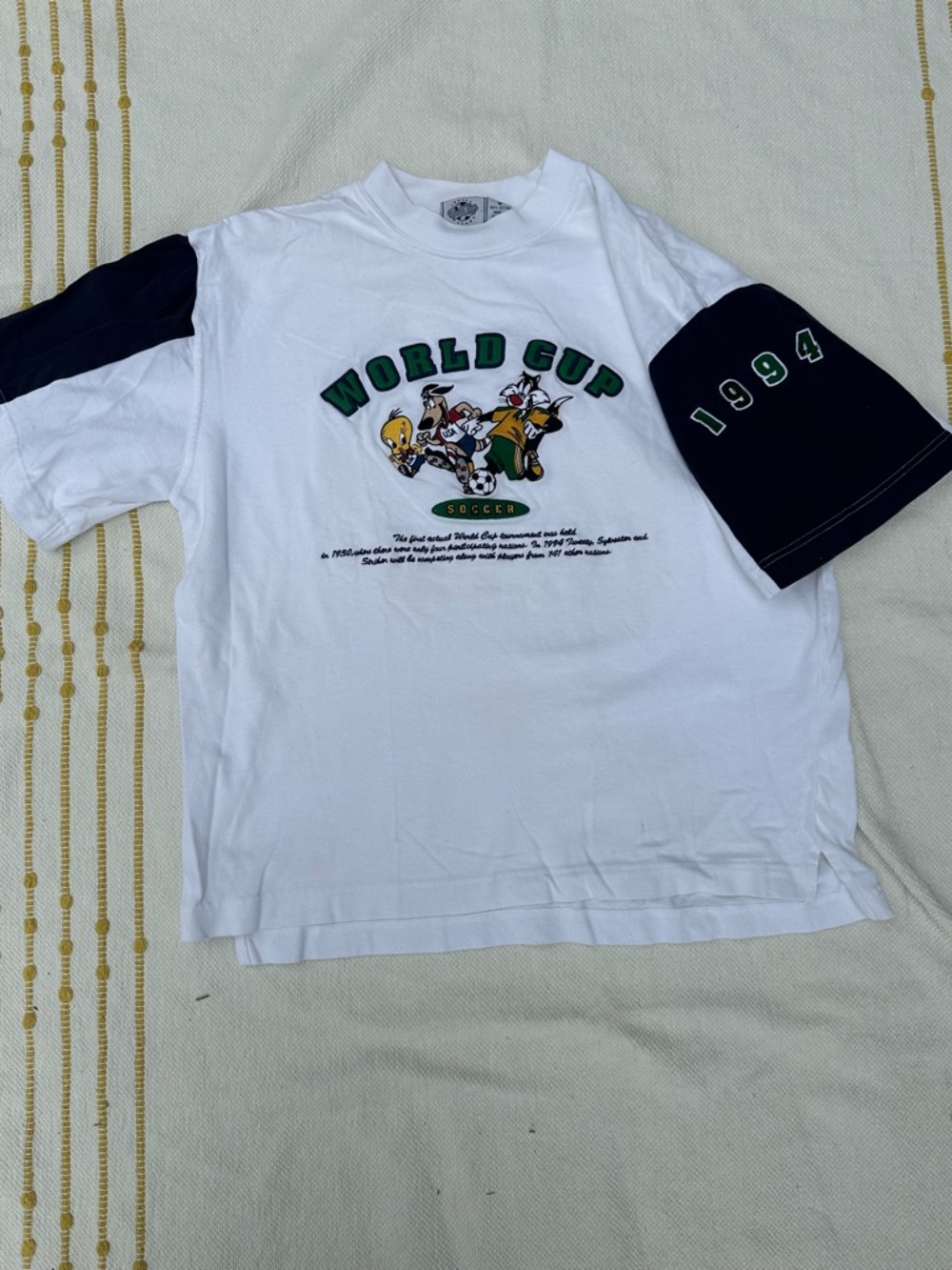 Vintage Looney Tunes White & Navy 'World Cup 1994' Cartoon Soccer Tee